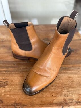 Men's Tan Leather Chelsea Boots from  U.K with Dark Elastic Panels. Handsome!!
